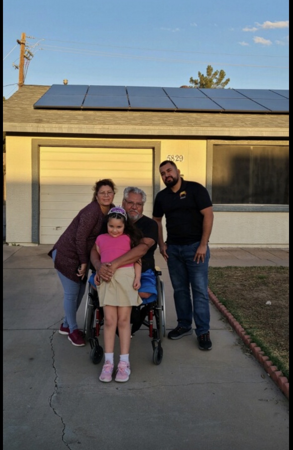 Familia con solar Phoenix